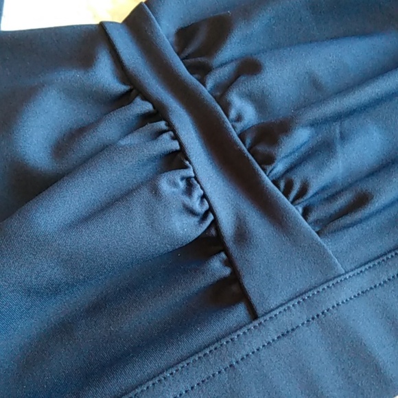 All Access NYC Sports Bra – Navy – Criss-Cross – 2X - Picture 3 of 11